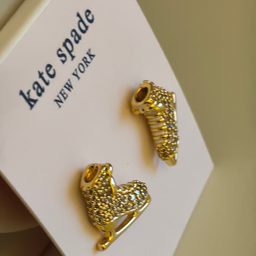 ♠️ Kate Spade Gold Skate Necklace with Festive Charm and Skate earrings ♠️ - Picture 5 of 9